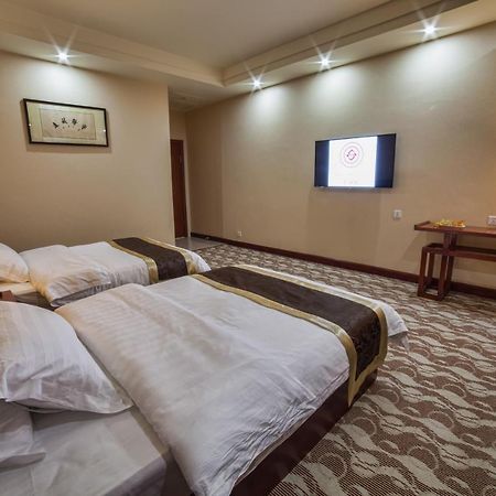 Hotel Shanghai City Osh Dış mekan fotoğraf