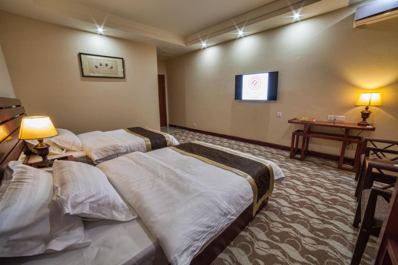 Hotel Shanghai City Osh Dış mekan fotoğraf