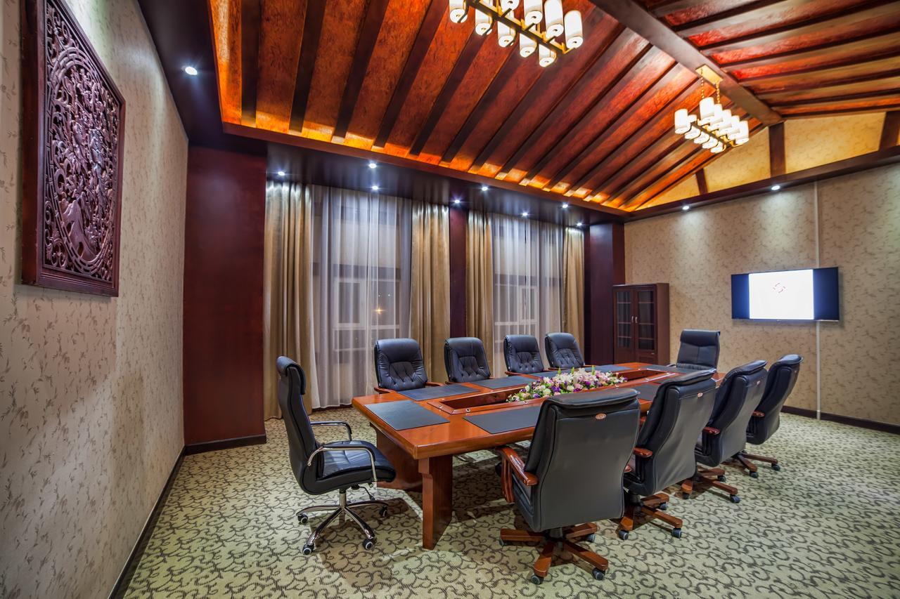 Hotel Shanghai City Osh Dış mekan fotoğraf